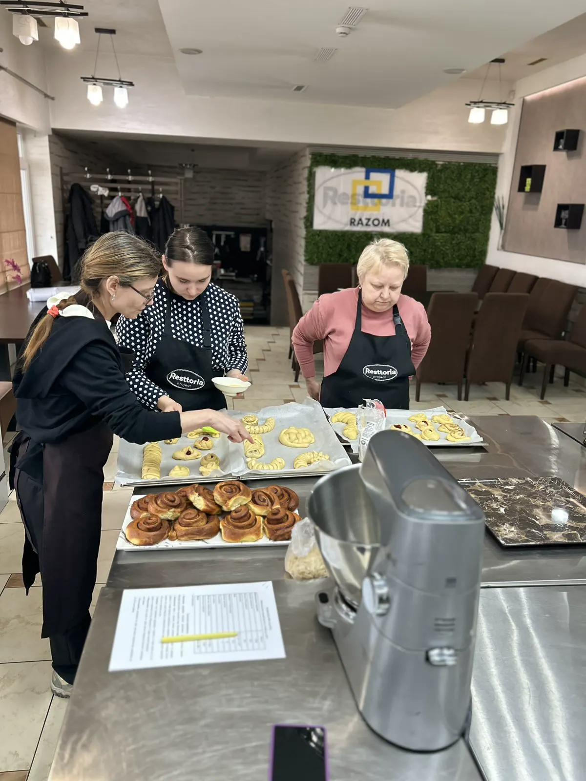 СИЛА, ЗНАННЯ, ВМІННЯ: розбудова спроможностей ветеранів, членів їх родин та ВПО до саморозвитку, зайнятості та соціального підприємництва в Чернівецькій області — фото 32